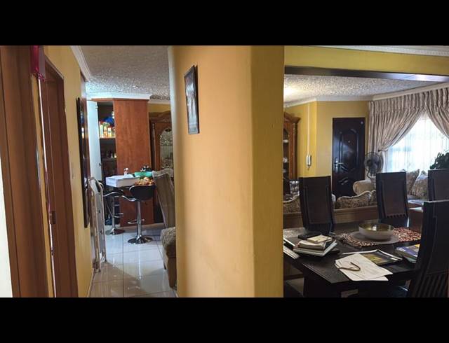 4 BEDROOM HOUSE FOR SALE IN COMMERCIA